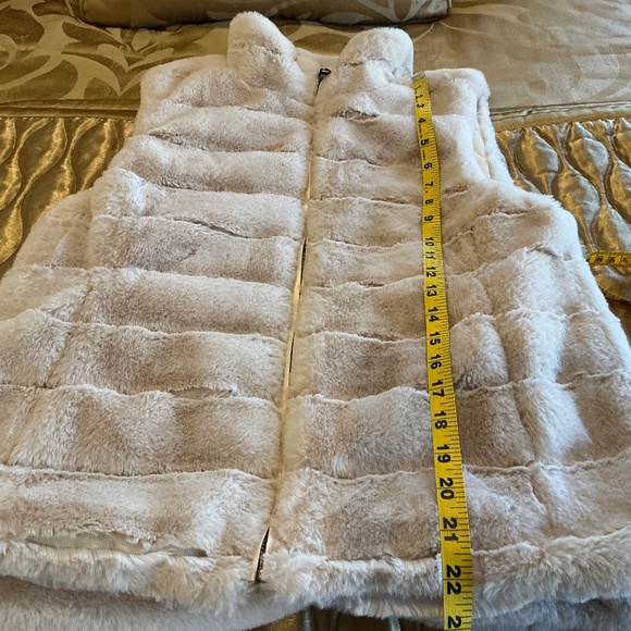 NWT Dylan Los Angeles Faux Fur Zip Up Jacket Ecru Color Size S - Picture 13 of 13